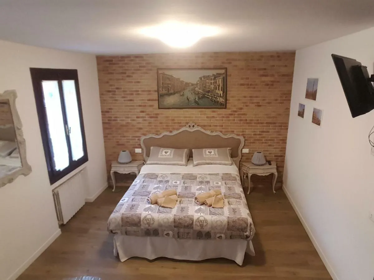 La Corte Incantata Venice 0*,